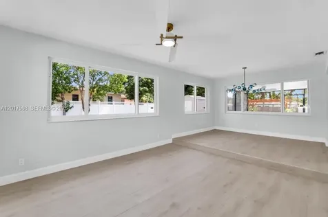 139 NW 12th Avenue Delray Beach FL 33444