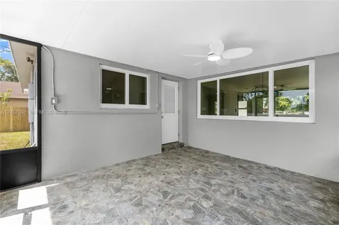 139 NW 12th Avenue Delray Beach FL 33444