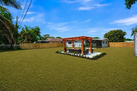 139 NW 12th Avenue Delray Beach FL 33444