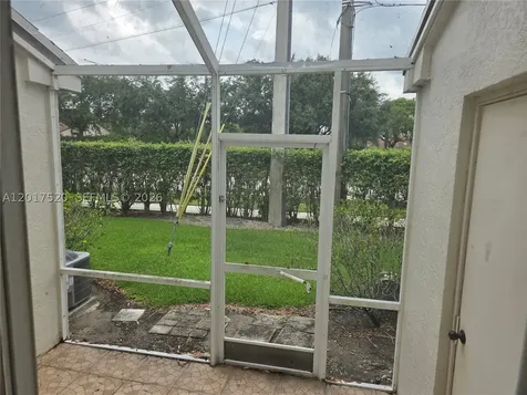 47 Simonton Circle Weston FL 33326