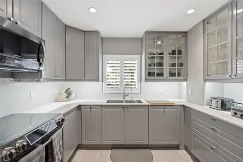 4002 S Cypress Lane Pompano Beach FL 33069