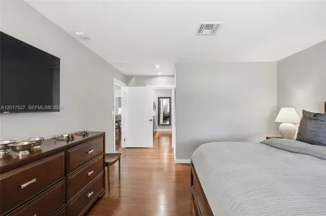 4002 S Cypress Lane Pompano Beach FL 33069