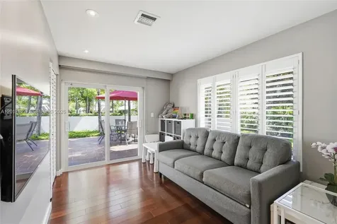 4002 S Cypress Lane Pompano Beach FL 33069