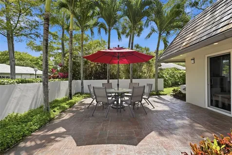 4002 S Cypress Lane Pompano Beach FL 33069