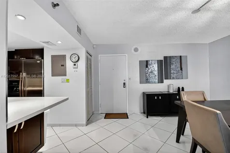 2401 Collins Avenue Miami Beach FL 33140