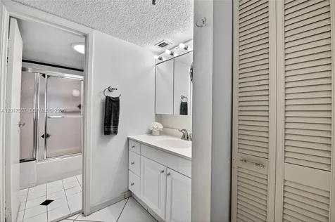 2401 Collins Avenue Miami Beach FL 33140