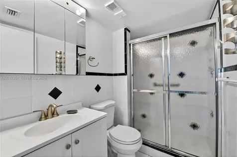 2401 Collins Avenue Miami Beach FL 33140