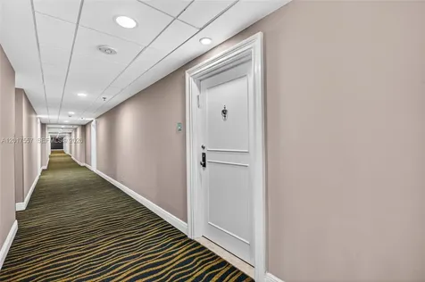 2401 Collins Avenue Miami Beach FL 33140