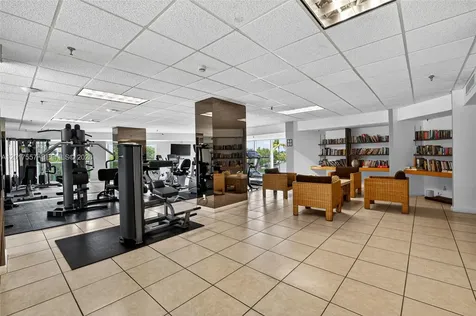 2401 Collins Avenue Miami Beach FL 33140