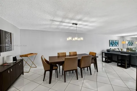 2401 Collins Avenue Miami Beach FL 33140