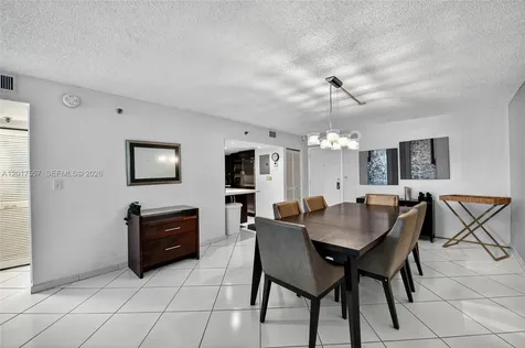 2401 Collins Avenue Miami Beach FL 33140