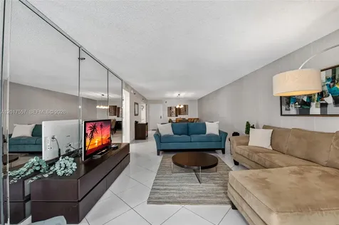 2401 Collins Avenue Miami Beach FL 33140