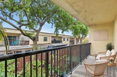 4165 SW 66th Terrace Davie FL 33314