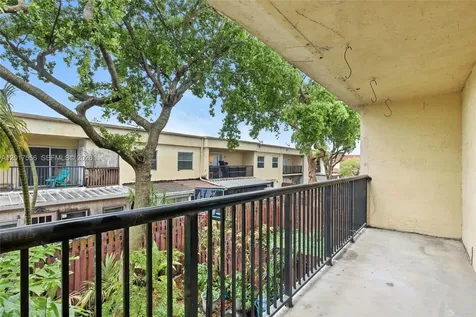 4165 SW 66th Terrace Davie FL 33314