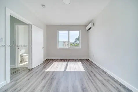 2352 SW 5th Street Miami FL 33135