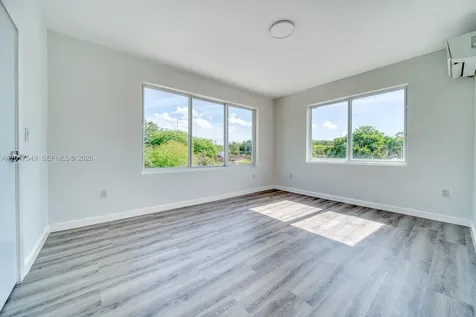 2352 SW 5th Street Miami FL 33135