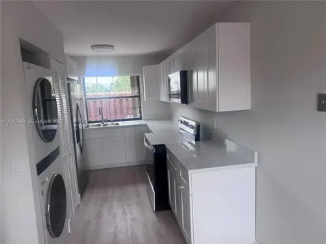 6532 NW 170th Terrace Hialeah FL 33015