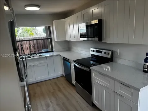 6532 NW 170th Terrace Hialeah FL 33015