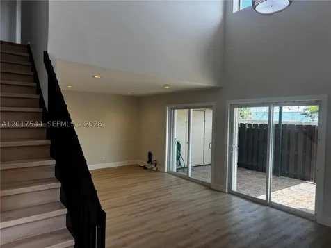 6532 NW 170th Terrace Hialeah FL 33015
