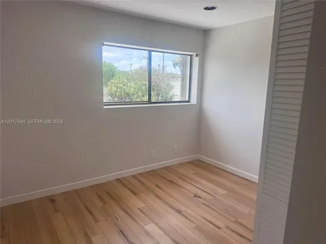 6532 NW 170th Terrace Hialeah FL 33015