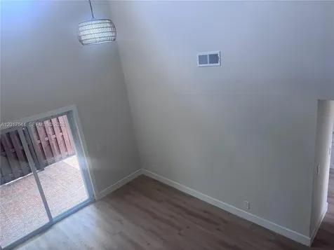 6532 NW 170th Terrace Hialeah FL 33015