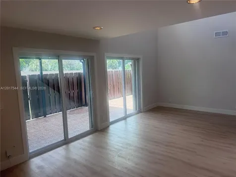 6532 NW 170th Terrace Hialeah FL 33015