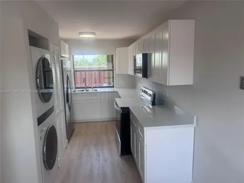 6532 NW 170th Terrace Hialeah FL 33015