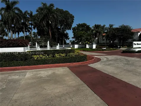 6532 NW 170th Terrace Hialeah FL 33015