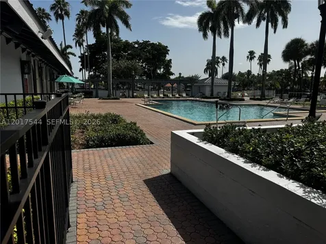 6532 NW 170th Terrace Hialeah FL 33015