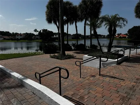 6532 NW 170th Terrace Hialeah FL 33015