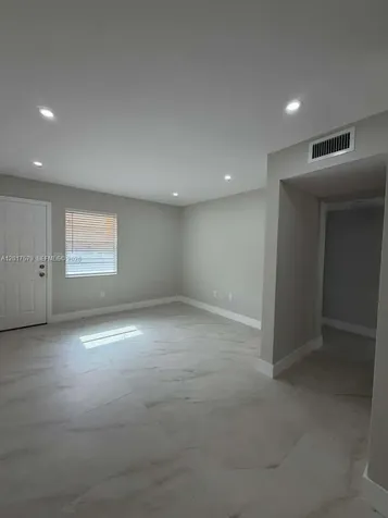 932 NW 5th Street Miami FL 33128