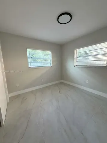 932 NW 5th Street Miami FL 33128