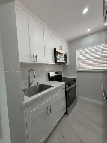 932 NW 5th Street Miami FL 33128