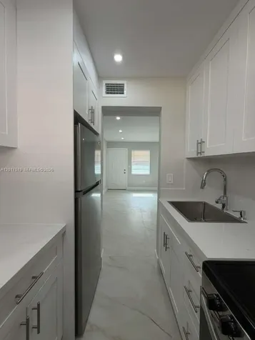 932 NW 5th Street Miami FL 33128