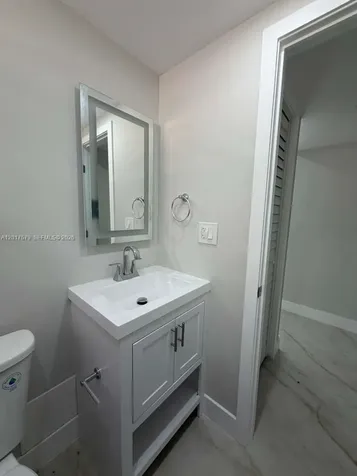 932 NW 5th Street Miami FL 33128