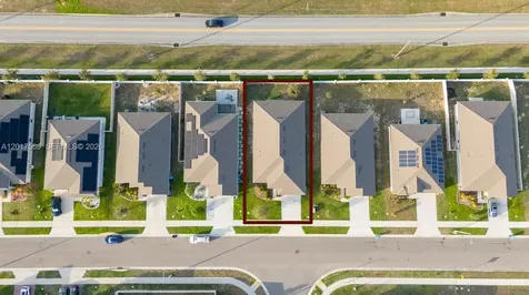 1053 Citrus Landings Boulevard Davenport FL 33837