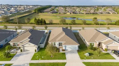 1053 Citrus Landings Boulevard Davenport FL 33837