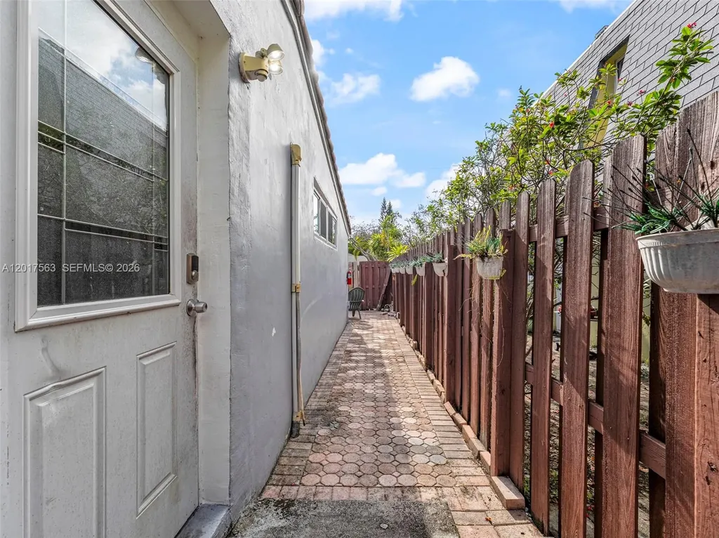 1432 NE 5th Avenue Fort Lauderdale FL 33304