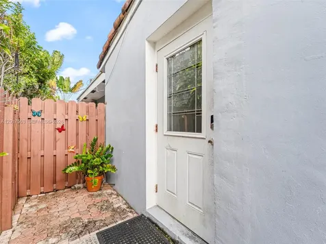 1432 NE 5th Avenue Fort Lauderdale FL 33304