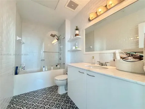 133 NE 2nd Avenue Miami FL 33132