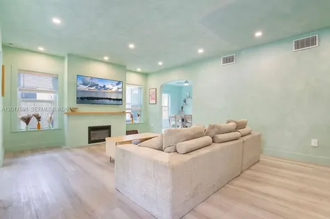 22 NE 44th Street Miami FL 33137