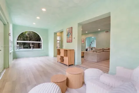 22 NE 44th Street Miami FL 33137