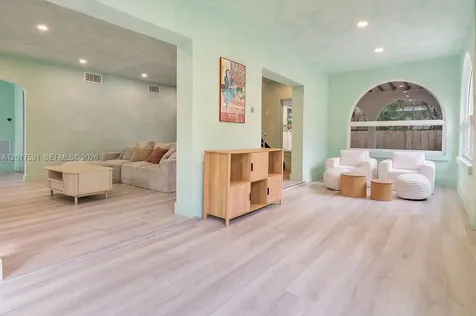 22 NE 44th Street Miami FL 33137