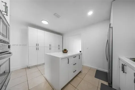 661 E 7th Street Hialeah FL 33010
