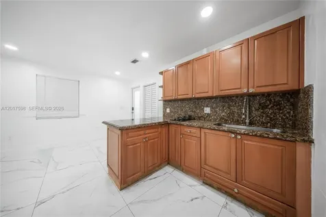 661 E 7th Street Hialeah FL 33010
