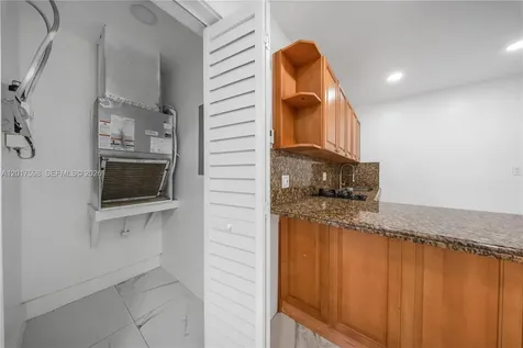 661 E 7th Street Hialeah FL 33010