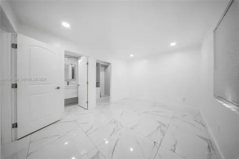 661 E 7th Street Hialeah FL 33010