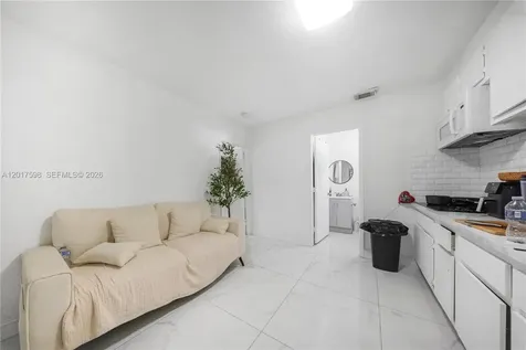 661 E 7th Street Hialeah FL 33010