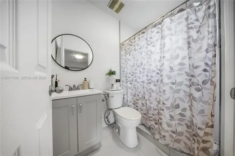 661 E 7th Street Hialeah FL 33010