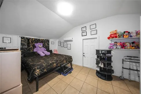 661 E 7th Street Hialeah FL 33010